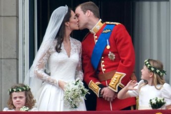 专家告诉我们威廉王子婚礼当天的肢体语言揭示了他对凯特的真实感情
